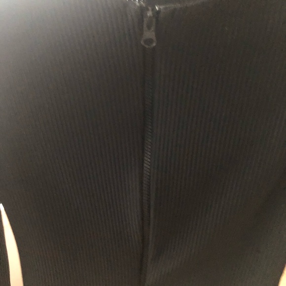 Black zip front top - Picture 2 of 2